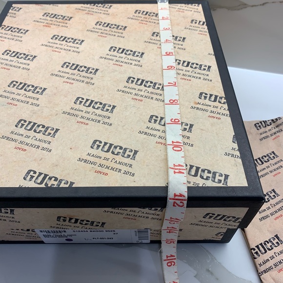 Gucci empty shoe box with 2 dust bags - Picture 16 of 16